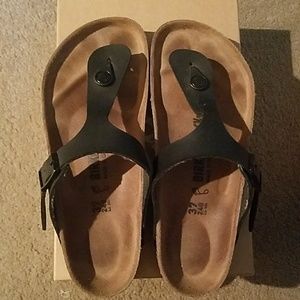 Gizeh Black Birkenstocks Sz 37 fits size 6 and 6.5